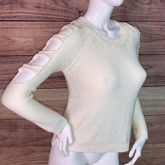 Romeo & Juliette Couture knitted white sweater top cold shoulder sz M stretch md - Picture 8 of 17